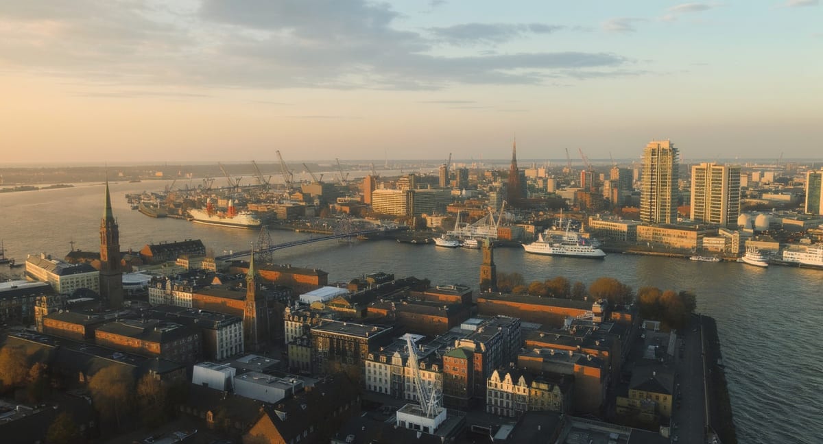 Hamburg Skyline — hagel IT-Services Hauptstandort