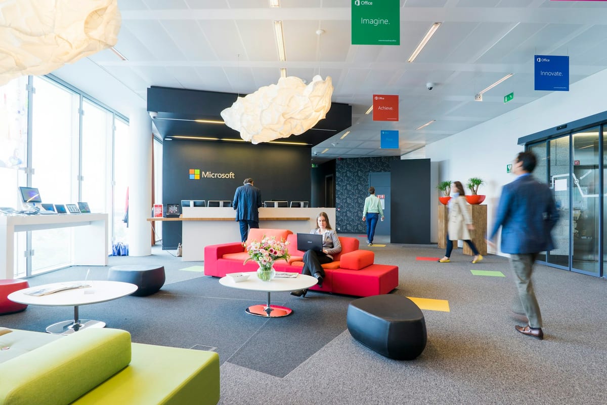 Modernes Büro — Karriere bei hagel IT-Services